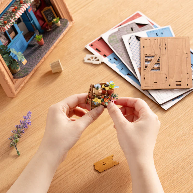 Book nook diorama: Daily Fresh Flower från Robotime