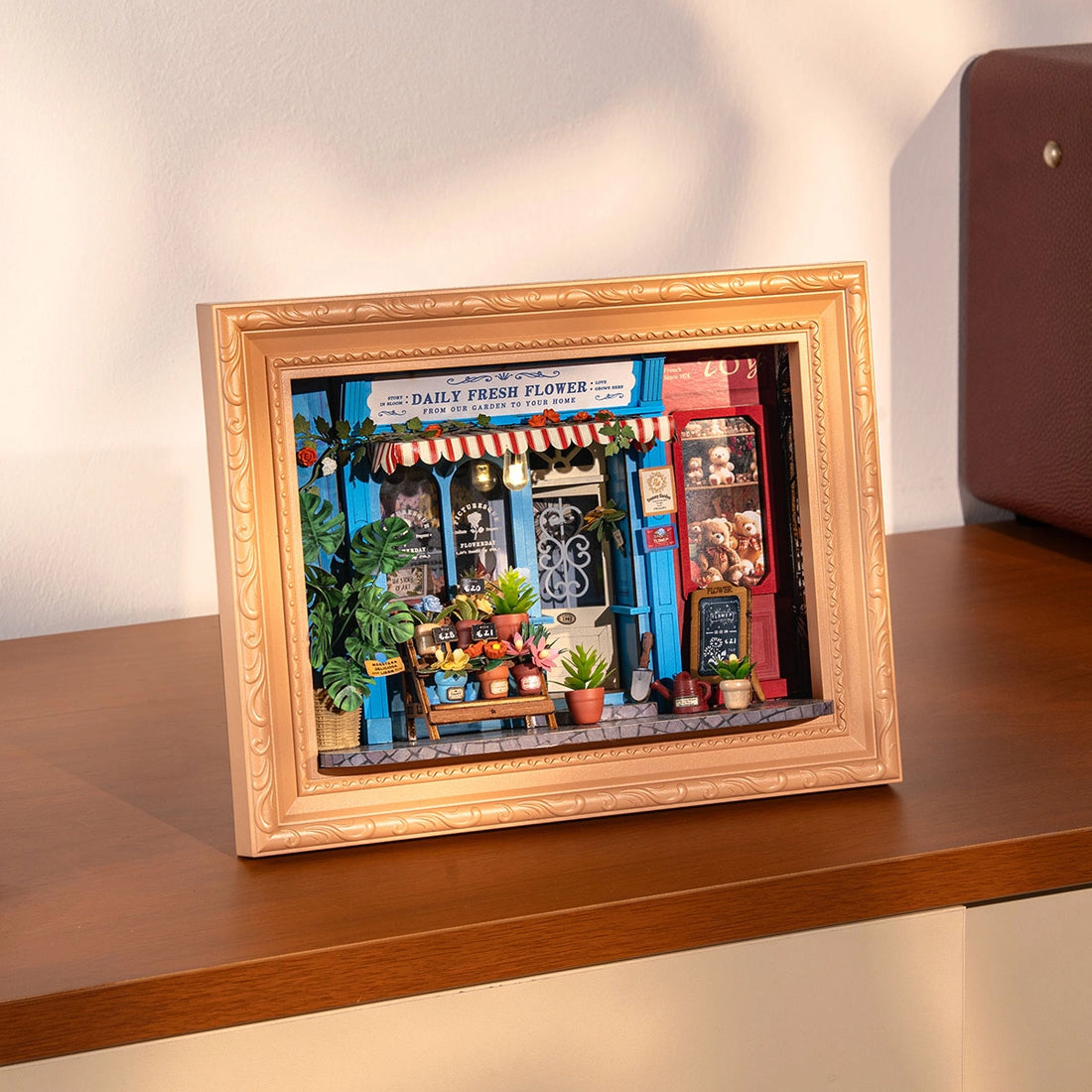 Book nook diorama: Daily Fresh Flower