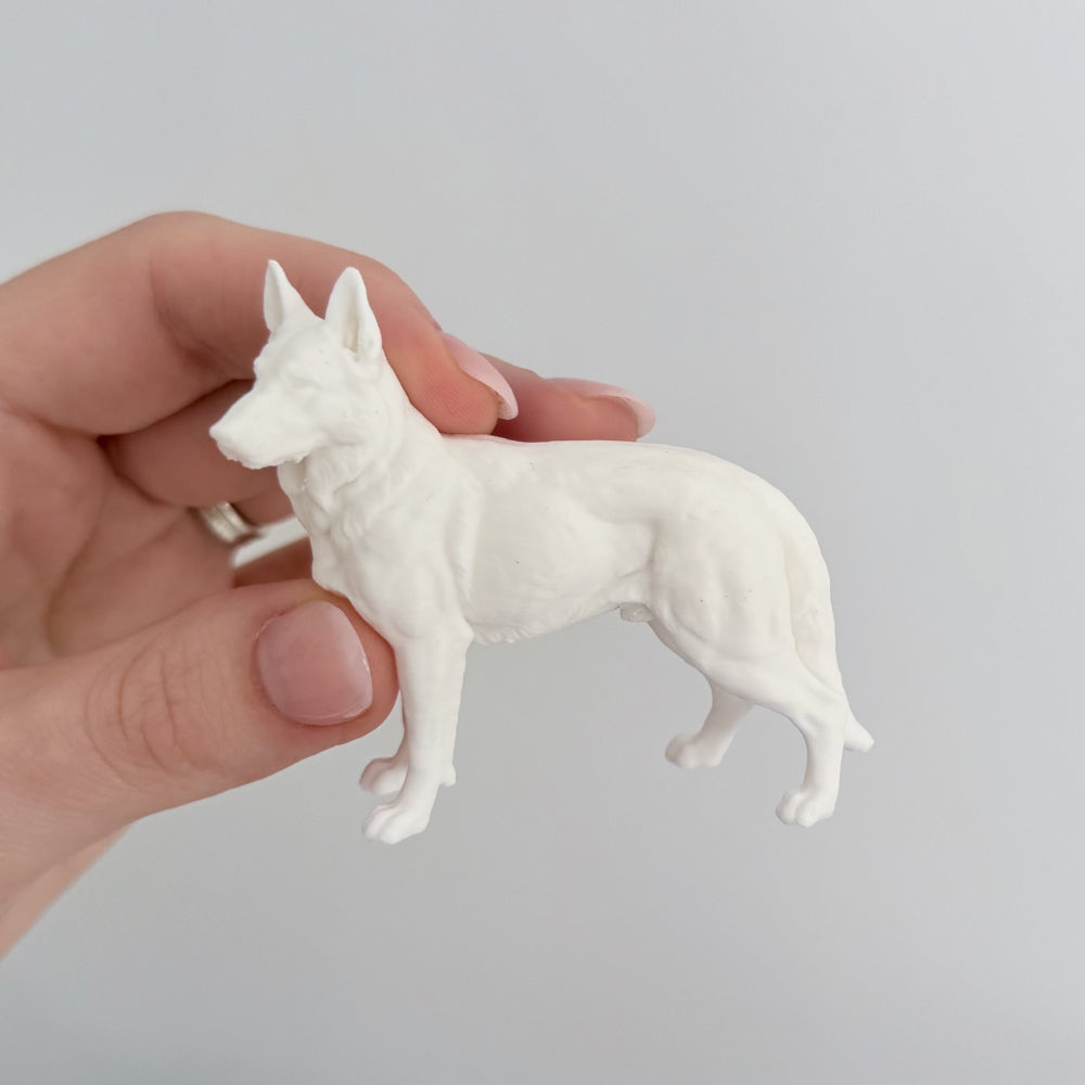 Hund för dockhus, i Lundby-skala 1:18, schäfer